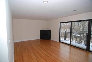 Main picture of 1711 W Jarvis Ave