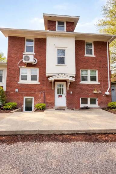 Main picture of 503 N State St