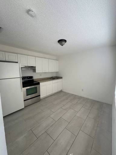 Main picture of 1349 W 2nd St