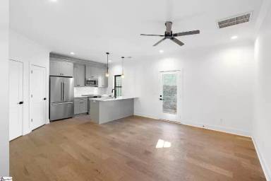 Main picture of 1004 Green Ave