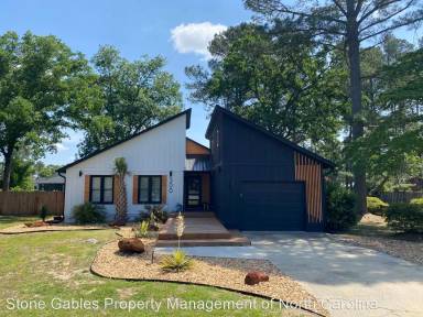 Main picture of 300 Wedge Ct