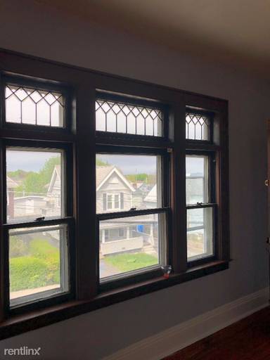 Main picture of 307 Center St