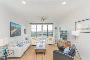 Main picture of 111 Railroad Ave