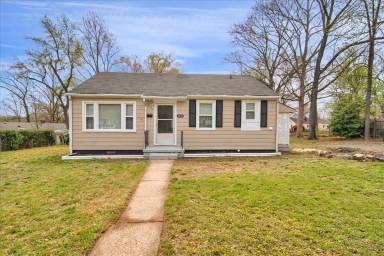 Main picture of 5215 Rockland Rd