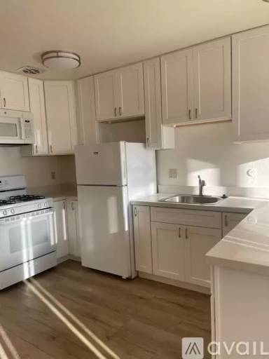 Main picture of 5412 Claremont Ave