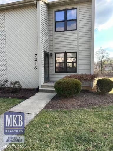 Main picture of 7215 Peppervine Ct