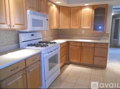 Main picture of 1317 W Seltzer St