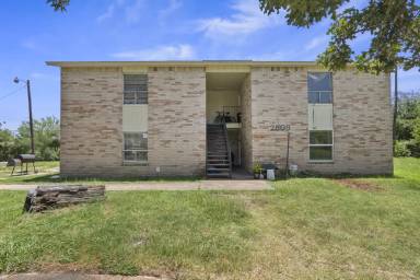 Main picture of 2808 Cypress Bend Cir