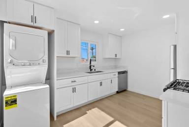 Main picture of 4082 Chamoune Ave