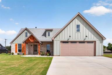 Main picture of 2604 Candlestick Dr