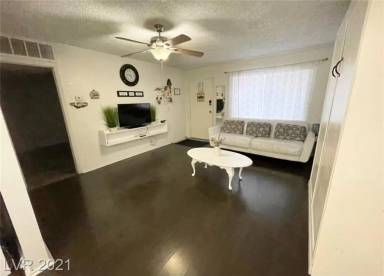 Main picture of 555 S Royal Crest Cir
