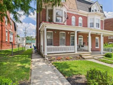 Main picture of 611 N George St