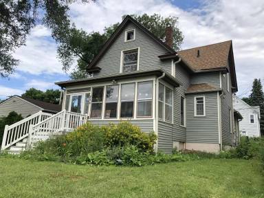 Main picture of 214 Morgan Ave N