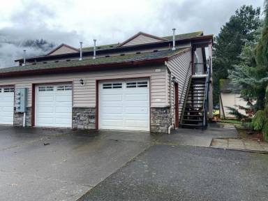 Main picture of 1112 Wacomac St