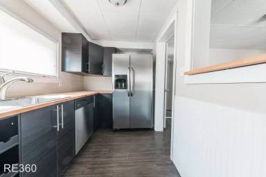 Main picture of 2304 Spring St