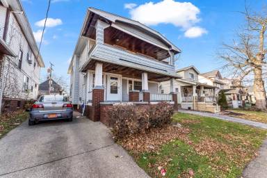 Main picture of 3218 W 112th St