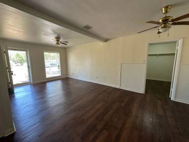 Main picture of 9449 Normandie Dr