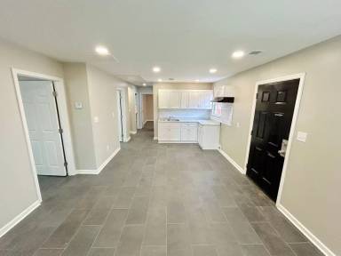Main picture of 2967 Forest Ave