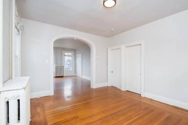 Main picture of 3 122nd St