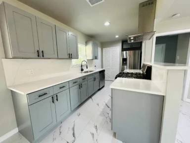 Main picture of 2504 Avon Dr