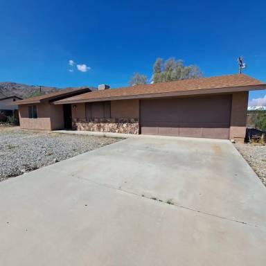 Main picture of 7012 Datura Ave