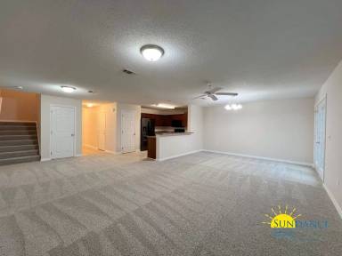 Main picture of 303 Dahlquist Dr