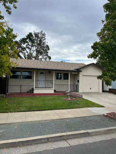 Main picture of 2545 4th St