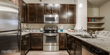 Main picture of 2501 W 7th St