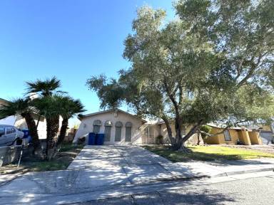 Main picture of 5046 Myrtlewood Ave