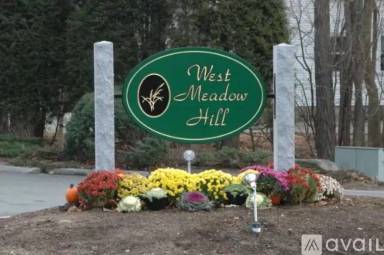 Main picture of 70 W Meadow Rd