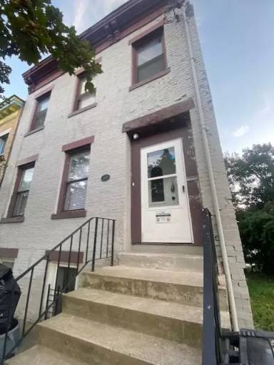 Main picture of 204 Clinton Ave