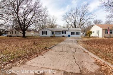 Main picture of 608 Waverly Way