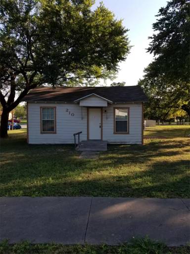 Main picture of 502 N 3rd St