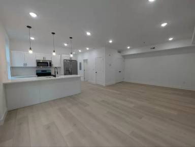 Main picture of 835 N 63rd St
