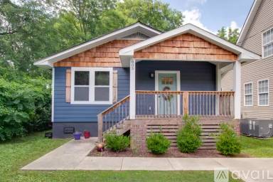 Main picture of 805 Rison Ave NE