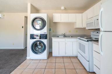 Main picture of 383 W 4900 S
