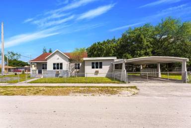 Main picture of 798 NW 70th St