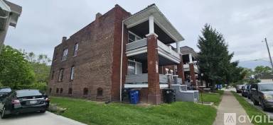 Main picture of 563 E 118th St