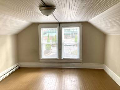 Main picture of 902 N East St
