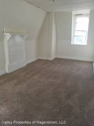 Main picture of 126 N Locust St