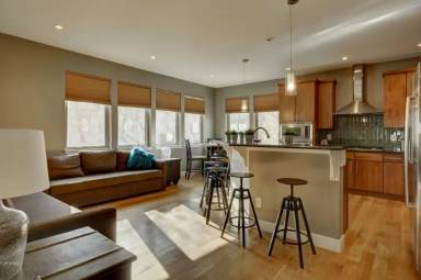Main picture of 3055 Zuni St