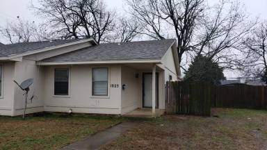 Main picture of 1025 E 8th St