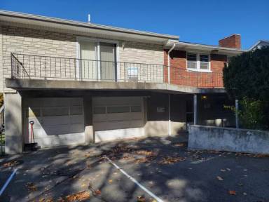 Main picture of 68 Ernest Ave