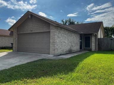 Main picture of 526 Rattan Dr