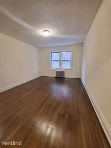 Main picture of 7754 Austin St