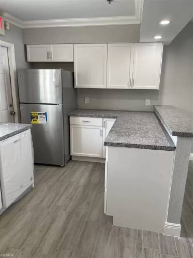 Main picture of 2101 N 16th Ave