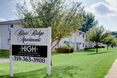 Main picture of 3424 Hemlock Dr NE