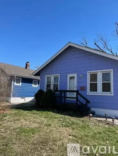 Main picture of 2964 Iowa St