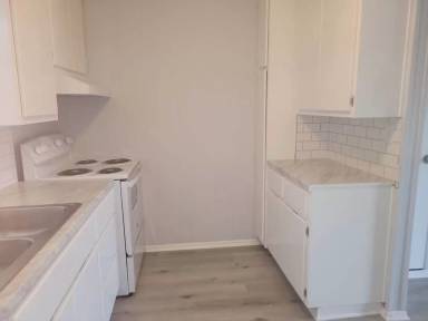 Main picture of 5805 Cherry St