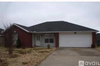 Main picture of 600 Woods Dr